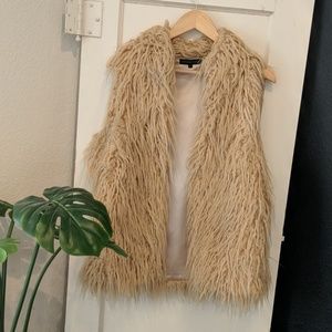 Furry cream vest